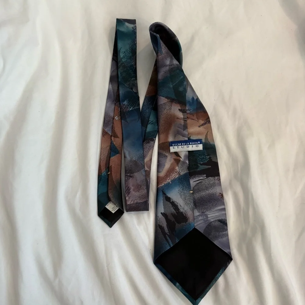 Like New Vintage Oscar de la Renta Studio Abstract Watercolor Silk Tie